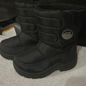 Black snow boots